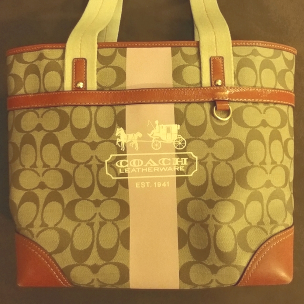 Beautiful Coach Leather Bag
